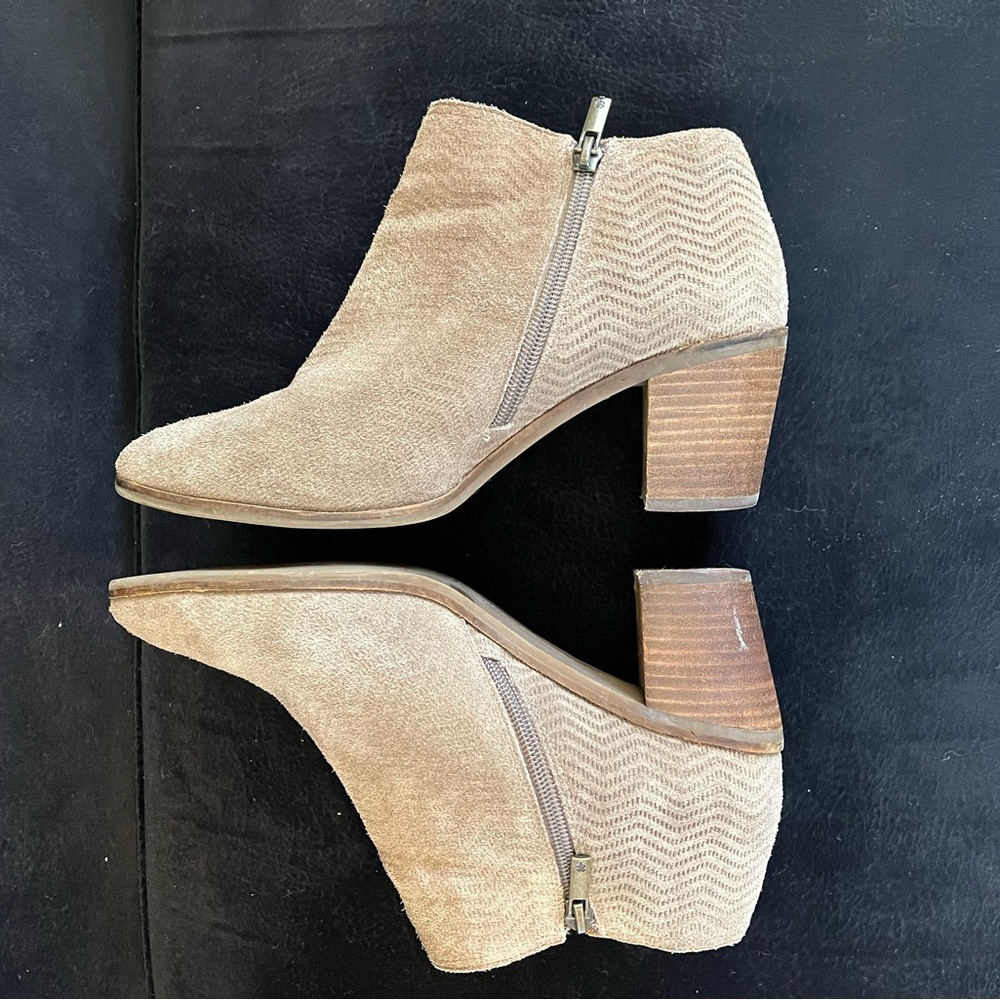 Lucky Brand Pickla Ankle Boots Taupe Suede Zip Up Booties Shoes Womens Size 9.5M - Picture 4 of 10